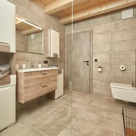 Blockhittle Apartment *