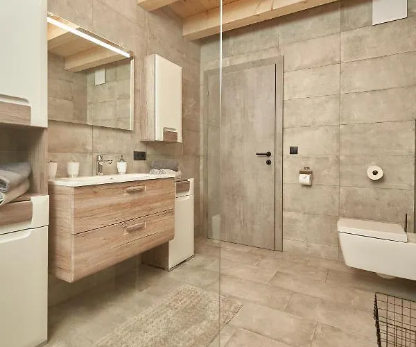 Blockhittle Apartment *